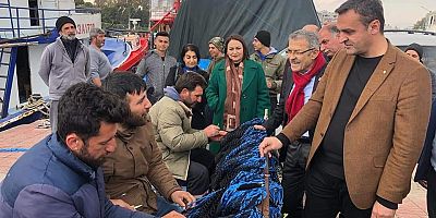 CHP’li Karadeniz Adana'da balıkçılar ve sektör temsilcileri ile bir araya geldi